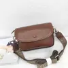 Bolsa de Ombro Retrô Europeia e Americana para o Dia a Dia 2024, Bolsa Transversal Messenger Casual de Luxo Leve para Mulheres, Bolsa Envelope Vintage
