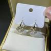 Douyin con el mismo temperamento senior tocando peces Ji Perla hebilla de oreja de lazo pendientes de moda pequeños de lujo ligero para mujer pendientes