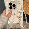 Aplicável ao Apple 17promax Tela Cheia Fofo Vendendo Fofo Desenho Animado Família Pulseira iphone Celular Capa Dura Macia Personalização