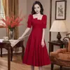 Vestido Vermelho para Torrada Nobre Elegante Banquete Diário Casamento Vestido de Noite Feminino Slim-fit Comprimento Médio
