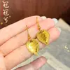 Nuevos Pendientes Rombo de Escama de Dragón Chapados en Oro Cobre Estilo Chino, Lujo Ligero con un Toque de Alta Gama, Deslumbrantes Joyas para Orejas de Hoja de Cristal de Hielo, Alta Retención de Color