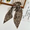 Goma para el pelo scrunchie vintage con estampado de leopardo y diseño de pañuelo de seda, estilo coreano, versátil, para coleta baja, accesorio para el cabello respetuoso con el cabello