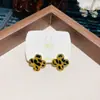 Pendientes Vintage Maillard con Tachuelas y Estampado de Leopardo con Flores Nuevo Estilo 2025 Pendientes de Alta Gama con Diseño Único para Mujer