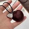 Fiebre Hecho a Mano Amor Colgante Collar Mujer Otoño e Invierno Tejido Cuerda Negra Accesorios Decorativos Cadena Larga de Lana