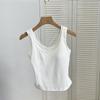 Nova Coleção Primavera/Verão Estilo Garota Picante Camisole com Bojo, Adequado para Uso Interno e Externo, Design Falso de Duas Peças com Cores Contrastantes e Design Vazado, Regata Estilosa sem Costas
