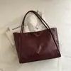 Bolsa de Viagem Estilo Ocidental Bolsa de Grande Capacidade para Mulheres 2025 Novo Outono Bolsa Tote de Ombro em Couro Macio Bolsa de Alto Valor para o Dia a Dia