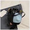 2024 Nuevo Bolso Cubo de Material PU Sentido de Alta Gama Slib Bolso Pequeño Mini Bolso Pequeño de Empalme Bolso de Hombro Cruzado