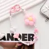 Otoño e Invierno Nuevo Estilo Coreano Colgante de Bola de Felpa Hecho a Mano con Cuentas Colgante para Teléfono Móvil Pulsera Corta Cadena Antiperdida para Mujeres