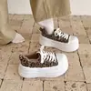 Zapatos casuales de tamaño pequeño, suela gruesa, que aumentan la altura, con estampado de leopardo para mujer, colección otoño 2026, retro y versátiles, zapatos de suela gruesa, zapatillas deportivas estilo estudiante
