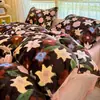 Conjunto de cama de quatro peças espesso de inverno, com tecido de veludo de leite de alta gramatura, adequado para quartos de dormitório e quartos, com um design fofo e feminino, incluindo um lençol e uma fronha