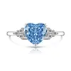 Anillo de Corazón Cortado Flor de Hielo de Piedra Preciosa de Color de Alta Venta en Xiaohongshu Douyin para Mujer Incrustado con Diamante de Alto Carbono Brillante Anillo Paparacha