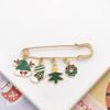 Broche de metal da série de Natal europeia e americana, distintivo de árvore de Natal com desenho animado, acessórios de roupas, novo distintivo de presente de Natal