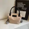 Bolsa Transfronteiriça Feminina 2024 Nova Moda Sensação de Alto Padrão Bolsa de Mão Versátil Bolsa de Tecido para o Dia a Dia Bolsa de Ombro Bolsa Transversal