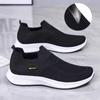 Zapatos Deportivos Casuales Nuevos de Primavera para Hombre Transpirables Tejido Volador para Pies Zapatos de Malla Slip-on para Personas de Mediana Edad y Mayores Transfronterizos