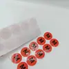 Pegatinas de Tallas de Ropa Personalizadas, Fondo Rojo Redondo, Papel Cobre, Etiquetas Autoadhesivas, Etiquetas de Protección Ambiental Rohs, Hecho a Medida