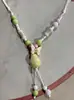 Collar con colgante de campana de mariposa de cerámica de estilo étnico retro para mujer, diseño nuevo y moderno, cadena larga para suéter, accesorios
