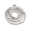 En stock, accesorios de círculo hueco redondo de acero inoxidable, colgante de joyería de acero de titanio chapado en oro que preserva el color.