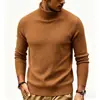 Suéter para hombre 2026 otoño e invierno nuevo estilo europeo y americano de cuello alto color liso a rayas ajuste ceñido tejido de punto suéter cálido capa base