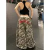 Bao Bao Tang Calça de Sarja Camuflada com Bordado de Letra Estilo Retrô Americano Perna Curva Unissex Solta com Caimento Dança Jazz Street Dance Calça de Moletom Casual