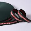Suministro spot cinta de poliéster impresa multicolor opcional cinta impresa teñida en hilo cinta decorativa de letras para ropa exquisita