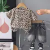 Conjunto de Verano para Niños 2026 Estilo Nuevo Verano Elegante Moda Infantil Leopardo Estampado Manga Corta Bebé Conjunto de Dos Piezas Tendencia Comercio Exterior