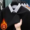 Suéter para hombre con forro polar, imitación de dos piezas, nuevo modelo otoño e invierno 2025, engrosado y cálido, con cuello camisero, prenda básica de punto tipo pullover para hombre