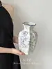 Vaso de Cerâmica Retro Porcelana Azul e Branca Ornamento para Sala de Estar, Jarra de Cerâmica para Arranjo de Flores, Decoração de Luxo Leve, Recipiente para Flores Estilo Chinês Novo, Pequeno