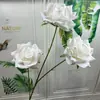 Nuevo Producto Artificial Tres Púas Rosa en Relieve Decoración de Flores para Guía de Camino de Boda Fila de Flores Arreglo Floral de Mesa Artificial Flor Artificial Adornos para Sala de Estar Flor de Seda