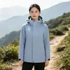 Invierno Nuevo Estilo Stock de Fabricante Disponible Personalización por Foto Exterior Cortavientos Impermeable Tres en Uno Conjunto de Dos Piezas