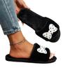 2024 Comercio Exterior Transfronterizo Nuevo Estilo Pantuflas de Felpa Lazo Suela Plana de Una Tira para Interiores en Casa Combinan con Todo Pantuflas de Algodón Peludas para Mujer