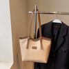 Bolsa Tote Transfronteiriça para Mulheres, Grande Capacidade, Novo Modelo 2026, Bolsa de Ombro Versátil para o Verão, Estilo Casual de Alta Qualidade, Adequada para a Aula e o Trabalho