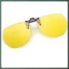 Las gafas de sol polarizadas con clip se pueden usar sobre las gafas graduadas, son adecuadas para que los hombres las usen de día y de noche, específicamente para conducir, pescar y visión nocturna.