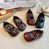 Zapatos Planos Mary Jane para Niñas 2026 Otoño Nuevo Estilo Antideslizantes Retro Estilo Francés Coreano Versátiles Doble Hebilla Zapatos Pequeños de Cuero para Niños