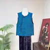 Chaleco de Bordado Dorado Estilo Chino Nuevo Zhi Li Modelo Nuevo Primavera 2026 Solapa Diagonal Corte Holgado Chaleco para Superponer