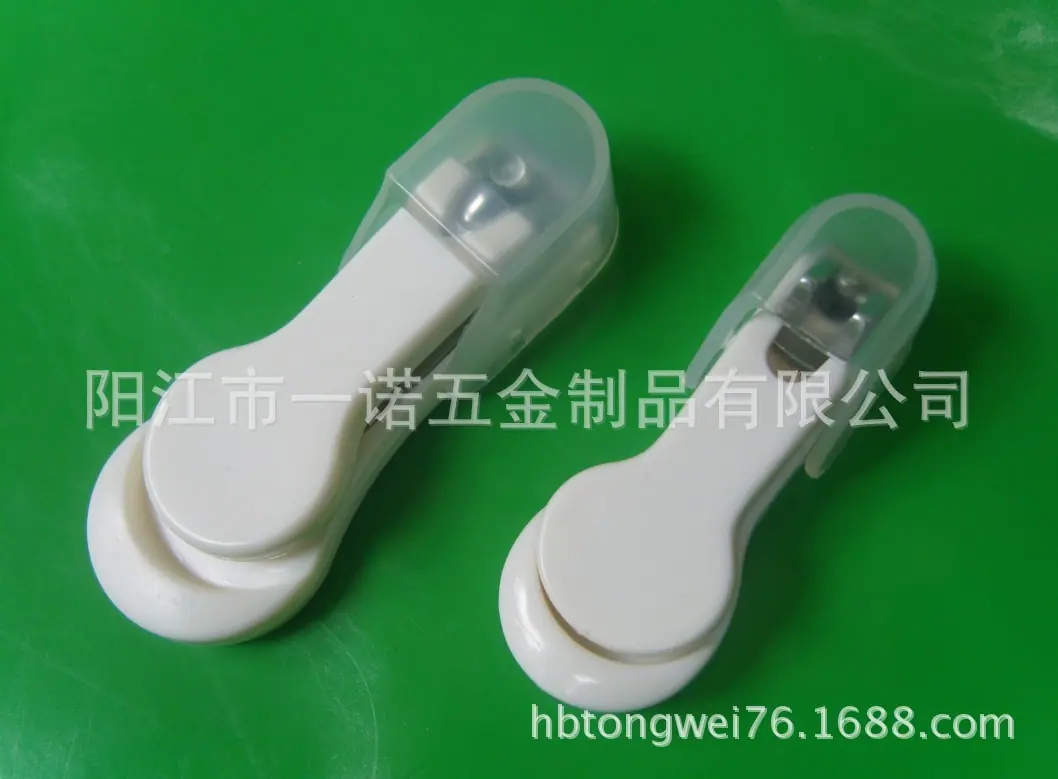 指甲剪刀照片S1035764A尺寸大的6.7X2.5cm,小