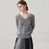 Nuevo suéter de punto de mezcla de cachemira con cuello en V, ribete de encaje tipo patchwork, color liso, manga larga, diseño abotonado, versátil y moderno
