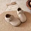 Zapatos Birkenstock para Niñas 2026 Otoño Nuevos Slip-On Infantiles Suela Suave Zapatos de Piel Bordados Moda Casual