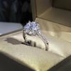 Anillo de Diamante Cortado Princesa de Cuatro Garras con Circonita Chapado en Platino 18K Nuevo de Gran Venta, Anillo de Boda Estilo Europeo y Americano Fresco y Dulce para Mujeres