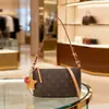Elegante bolso de mano tipo sobre vintage para debajo del brazo para mujer, nuevo y versátil bolso para teléfono móvil 2026, bolso pequeño ligero de un solo hombro cruzado