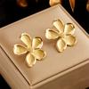 Moda coreana diseño de nicho elegante simple irregular metal flor de cinco pétalos acero de titanio accesorios de joyería pendientes