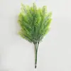 Plantas Simuladas Nórdicas de Amazon Transfronterizo Plantas Verdes de Eucalipto Ramo de Hierba Persa Pared de Plantas con Paisaje de Césped