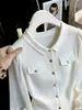 Cardigan de Tricô Gola Redonda com Manga Flare Outono/Inverno 2026, Jaqueta Suéter Feminina Inspirada na Chanel