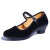 Venta al por mayor de zapatos planos para mujer, zapatos antiguos de tela de Beijing, zapatos de trabajo negros, zapatos de tacón grueso, zapatos casuales para mamás de mediana edad y mayores.