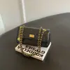 Bolsa pequena com padrão de losangos, nova coleção outono 2026, bolsa transversal de cor sólida retrô e estilosa, bolsa de ombro quadrada pequena chique e única