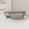 Porta-moedas Dopamine de silicone com padrão de ondas e compatibilidade magnética MagSafe, capa de celular de silicone líquido para iPhone 18 Pro