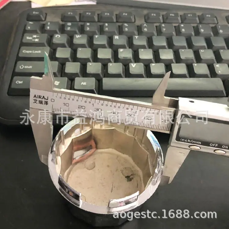 铝轮毂装饰盖 (2)