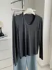 Elegante camiseta de manga larga de Tencel y lana de doble capa con cuello en U para mujer, temporada otoño e invierno 2026, capa base suave y amigable con la piel