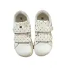 Zapatillas de lona con puntera de concha y puntos, con velcro, para mujer, nuevo estilo otoño 2026, zapatos blancos de suela gruesa para aumentar la altura, mocasines versátiles súper populares