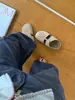 Sandálias slip-on fechadas de couro genuíno estilo coreano com sola grossa para mulheres, novas mules slip-on elegantes para o outono de 2026
