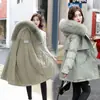Casaco Feminino de Algodão Parker 2026 Inverno Novo Estilo Europeu e Americano, Comprimento Médio com Gola Grande de Pelo, Jaqueta de Algodão com Forro de Lã, Roupa de Exterior Grossa
